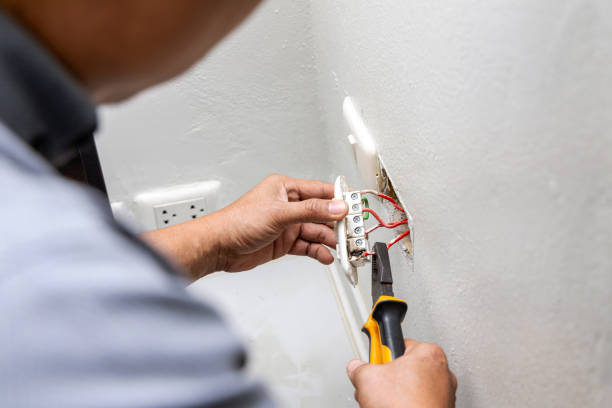 Best Affordable Emergency Electrician  in Ankeny, IA